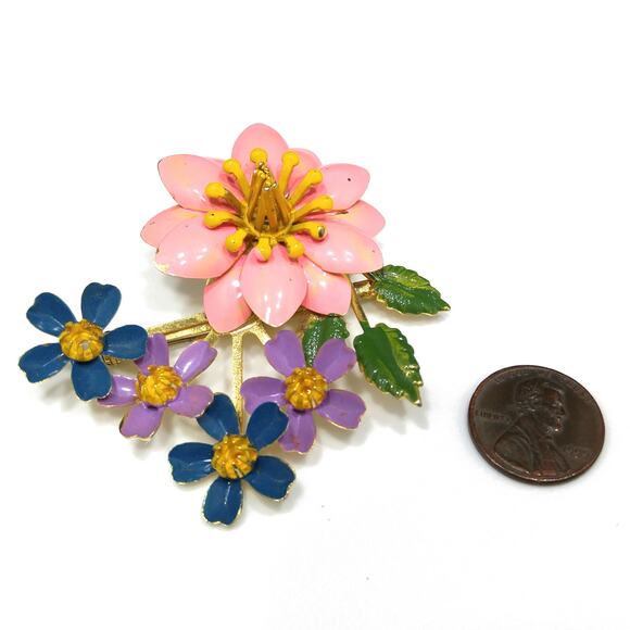 Vintage Enamel Floral Brooch, Pink Blue Lavender Gold, 1960s Jewelry - Picture 5 of 10